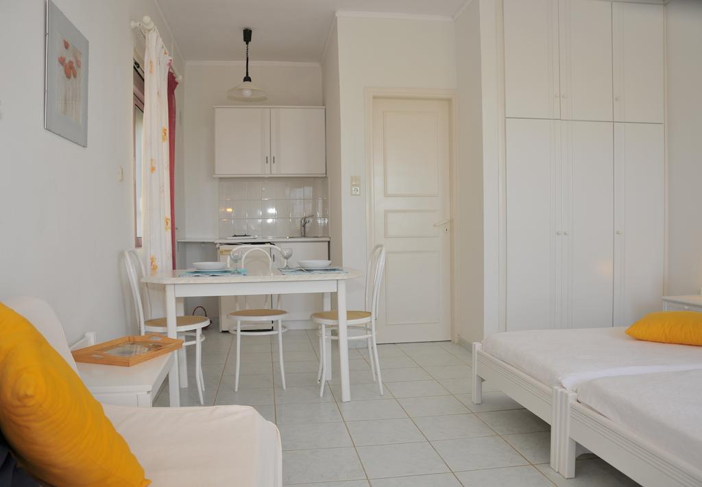 Villa Fleria Seaside Studios & Apts Gerani  Екстериор снимка