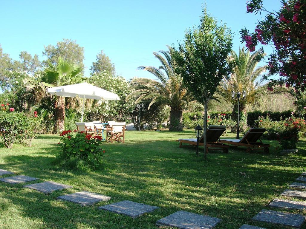 Villa Fleria Seaside Studios & Apts Gerani  Екстериор снимка