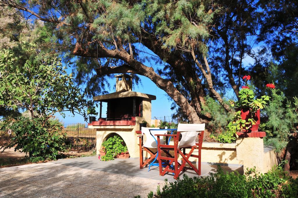 Villa Fleria Seaside Studios & Apts Gerani  Екстериор снимка