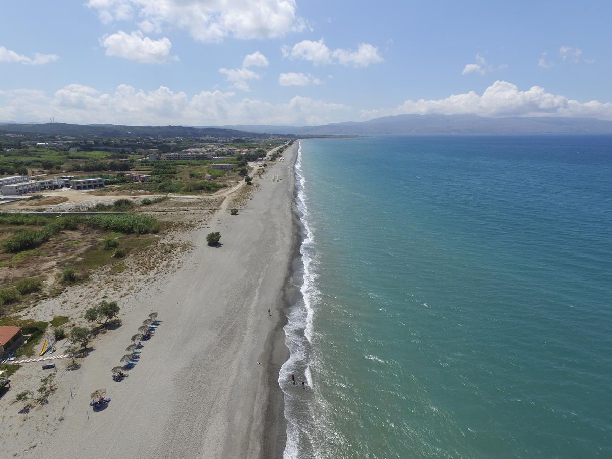 Villa Fleria Seaside Studios & Apts Gerani  Екстериор снимка